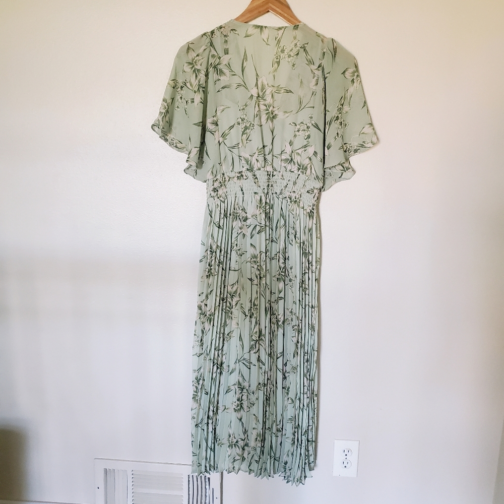 Formal Dress - Picture 4 of 4